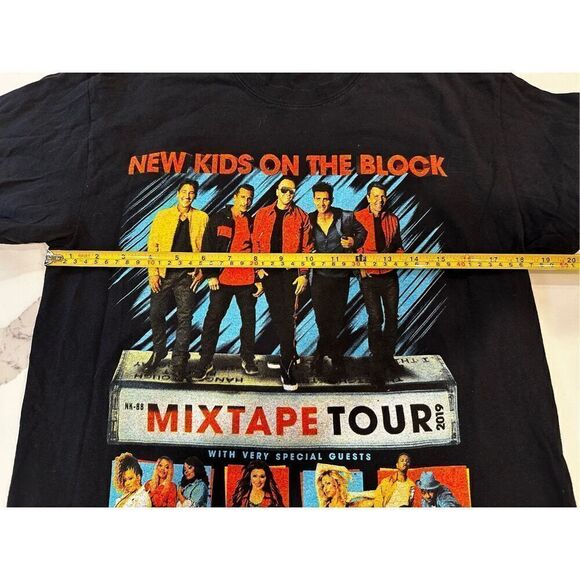 2019 MixTape Tour Shirt Sz M New Kids on the Block Salt-n-Pepa Naughty by Nature - Picture 3 of 5